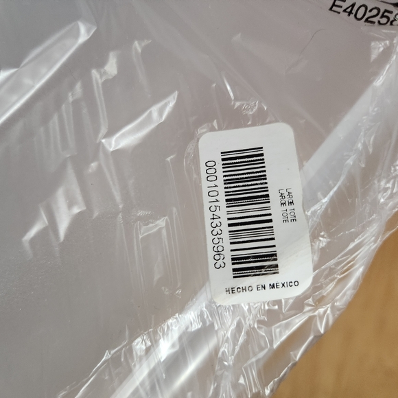 Tupperware Large Storage Tote - Picture 4 of 5